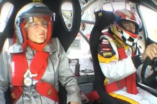 Jordi Gené pasea a su abuela en un SEAT León EuroCup Abuela Jordi Gené