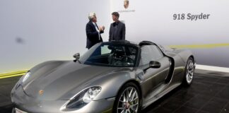 Vídeo: Jay Leno prueba el Porsche 918 Spyder de producción Jay Leno prueba el Porsche 918 Spyder de producción