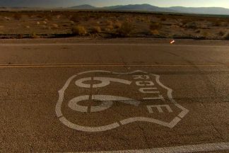 Vídeo: el Ford Mustang 'pisa' la Ruta 66