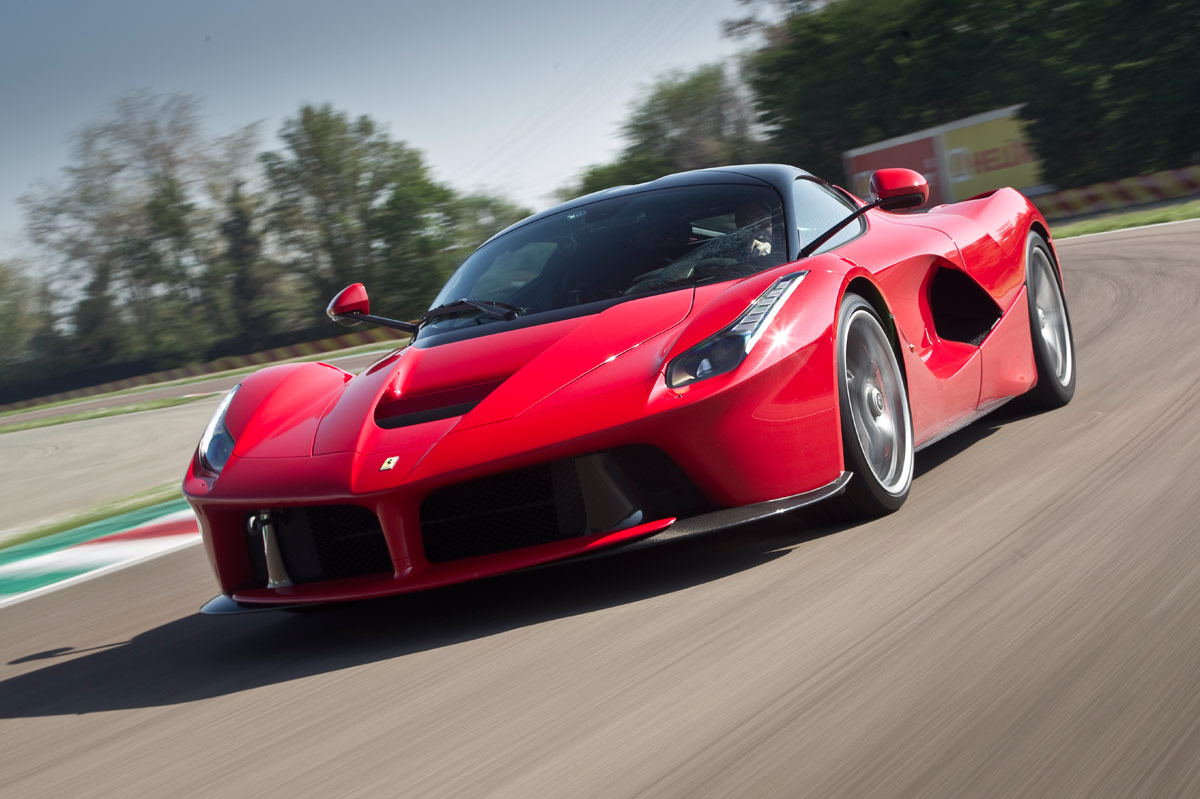 prueba del Ferrari LaFerrari en el circuito de Fiorano