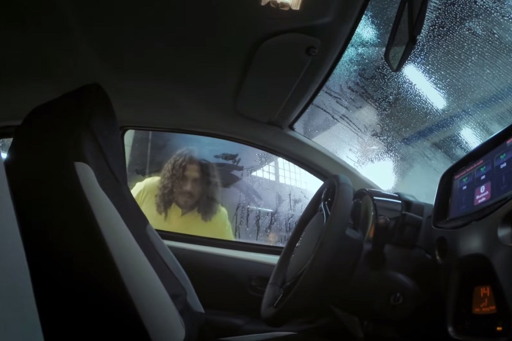 Vídeo: el conductor invisible, cámara oculta grabada en España