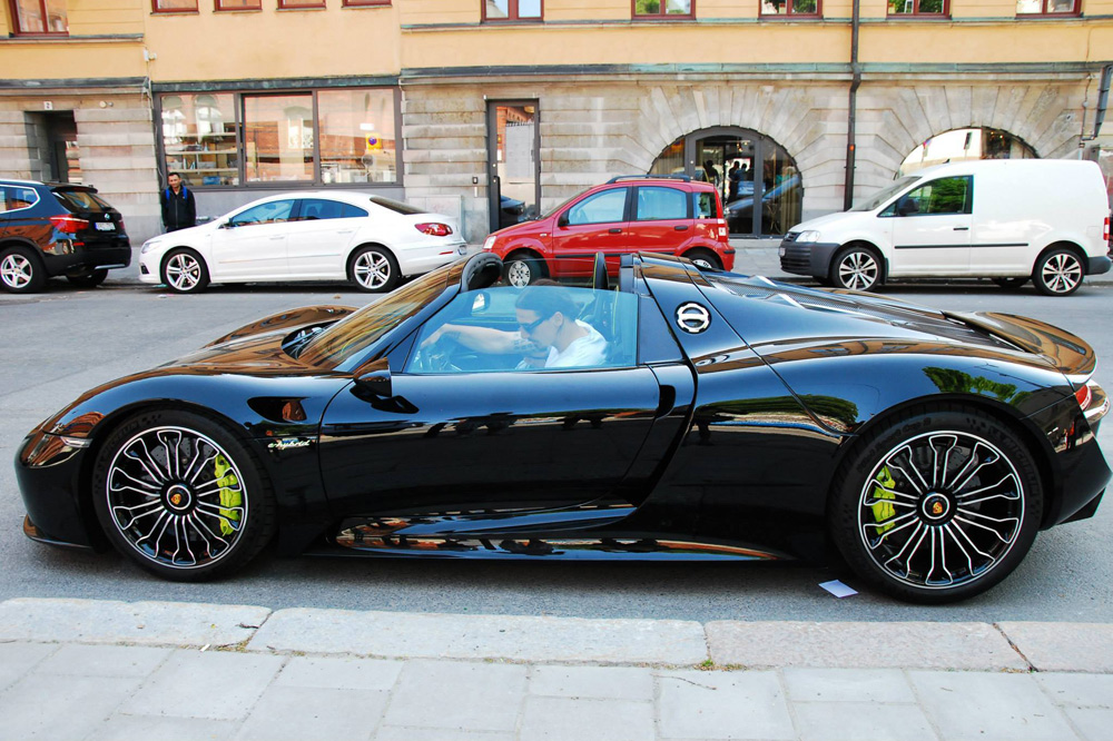 Vídeo: Zlatan Ibrahimovic exhibe su nuevo Porsche 918 Spyder porsche-918-spyder Zlatan-Ibrahimovic