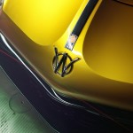 Willys AW 380 Berlinetta detalle marca frontal