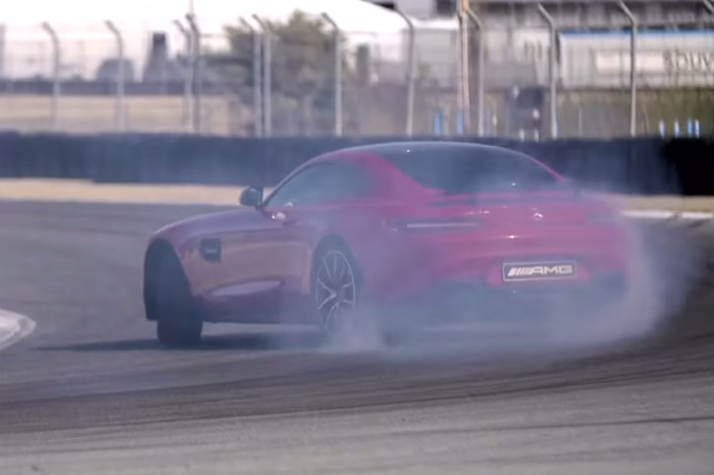 Vídeo: Chris Harris destroza neumáticos con el Mercedes-AMG GT S