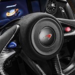 Volante McLaren P1