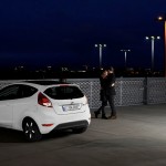 ford-fiesta-ford-ka-black-white-edition-fiesta-trasera