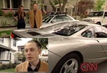 Así recogió Elon Musk su nuevo McLaren F1 de un millón de dólares en 1999: "Es el momento de mi vida" Elon Musk recogiendo su nuevo McLaren F1