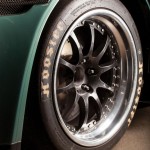 subasta-aston-martin-dbrs9-llanta