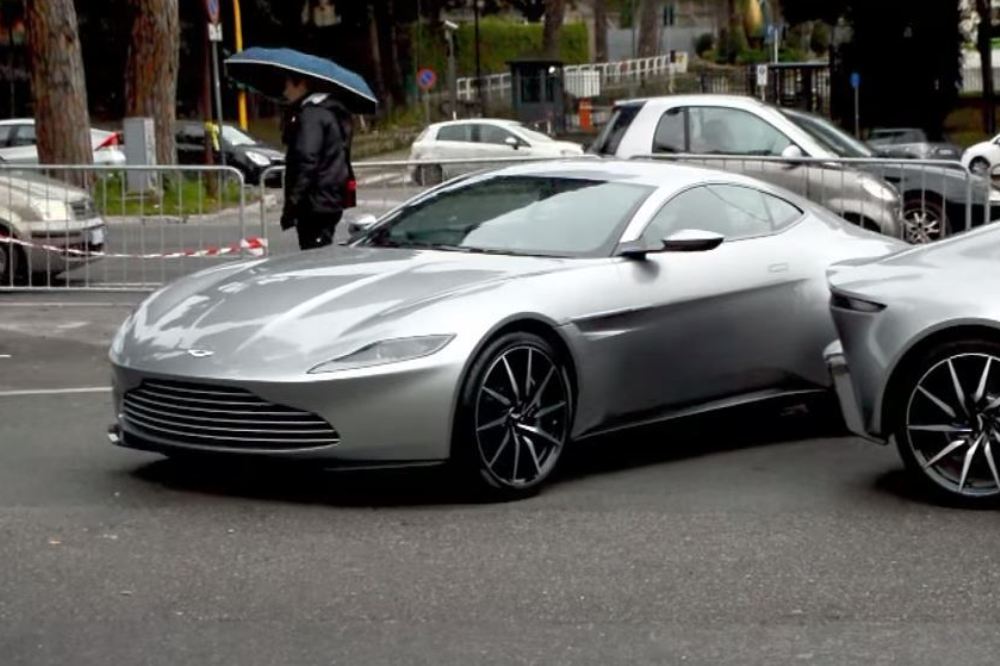 Vídeo: cuatro Aston Martin DB10 en el set de rodaje de 'SPECTRE'