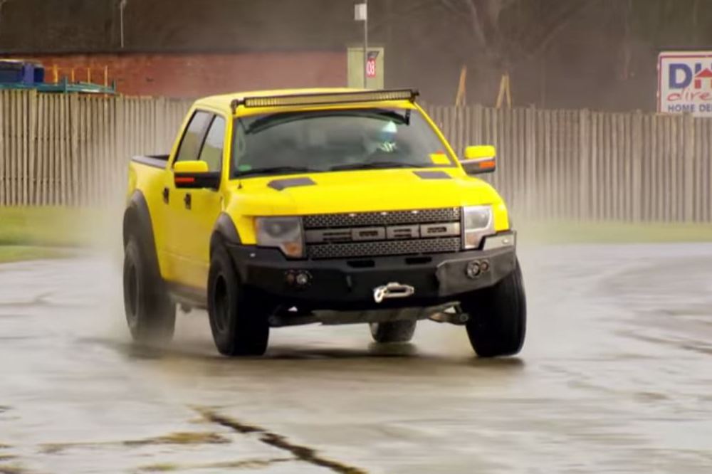 Vídeo: ¿la última vuelta de The Stig en el circuito de Top Gear? video-la-ultima-vuelta-de-the-stig-en-el-circuito-de-top-gear