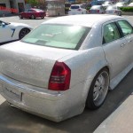 Chrysler 300 cubierto piedras brillantes (6)