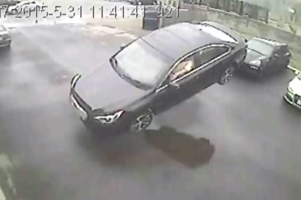 Vídeo: el accidente, con salto incluido, de un Subaru Legacy
