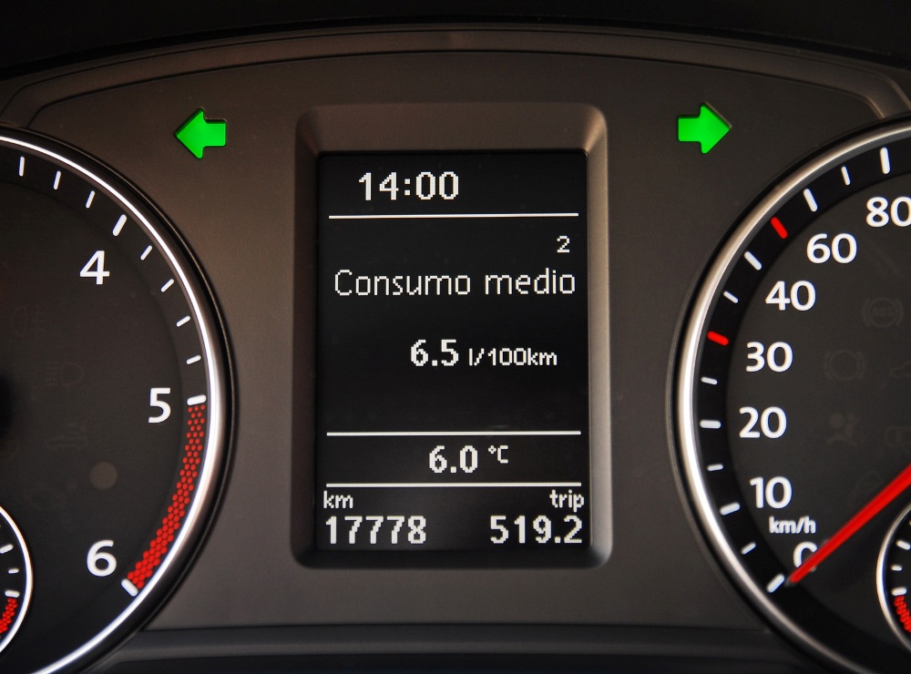 10-trucos-practicos-ahorrar-combustible (1)