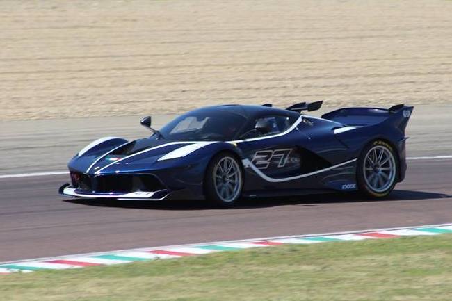 Cazado el único Ferrari FXX K en azul Tour de France