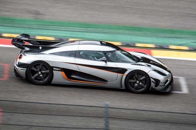 Vídeo: el Koenigsegg One:1 bate el récord de vuelta de Spa