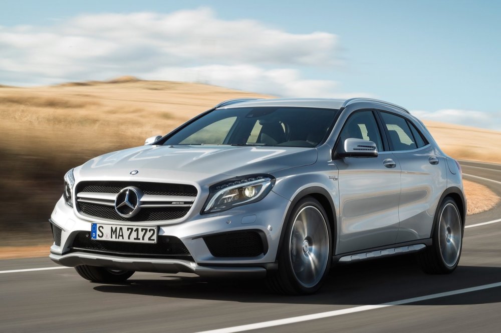 Los Mercedes-Benz GLA45 AMG y CLA45 AMG, actualizados a 381 CV