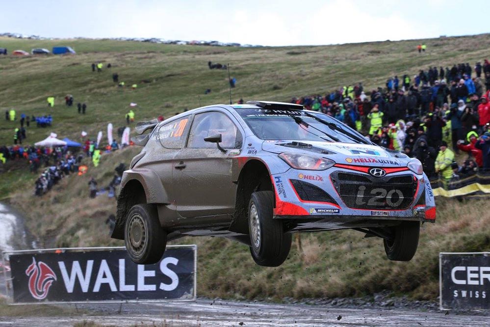 Los saltos del Rallye de Gales 2015
