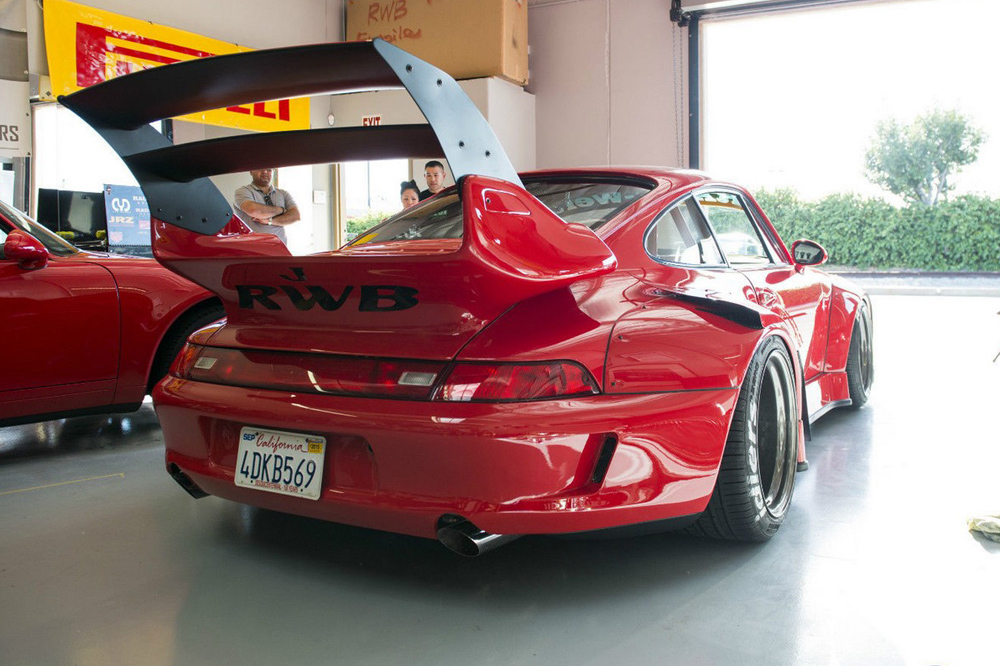 ¿Cuánto pagarías por este Porsche 911 993 modificado por RWB?