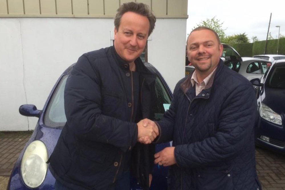 David Cameron compra un Nissan Micra de segunda mano