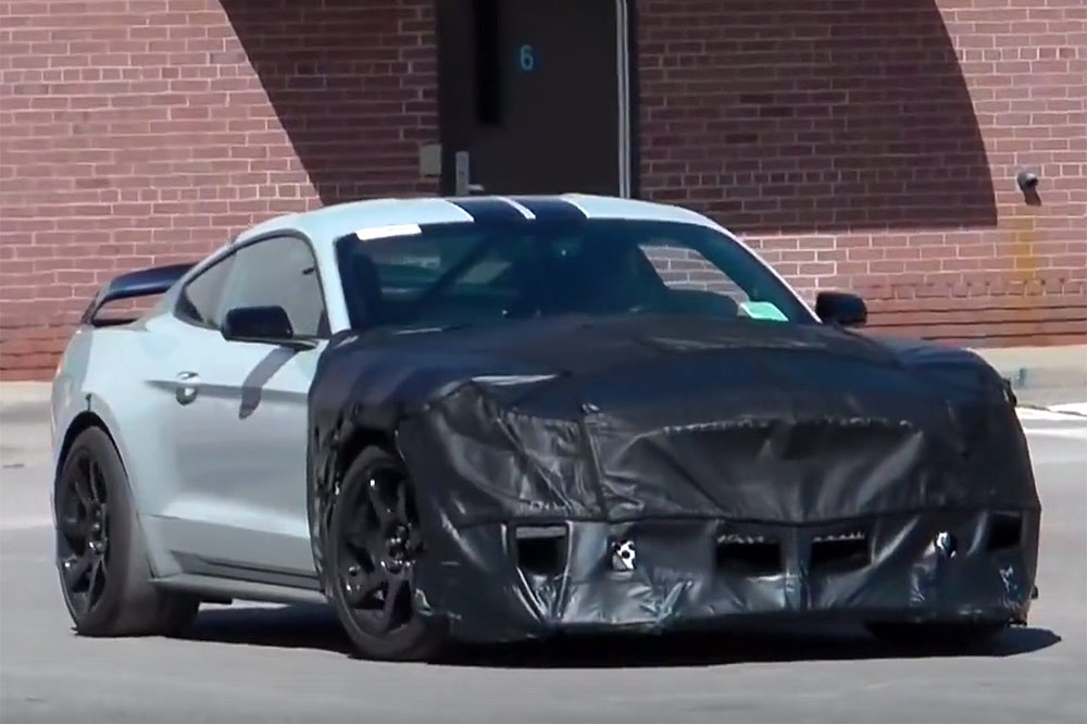 Vídeo: primeras imágenes del Ford Shelby Mustang GT500 2017
