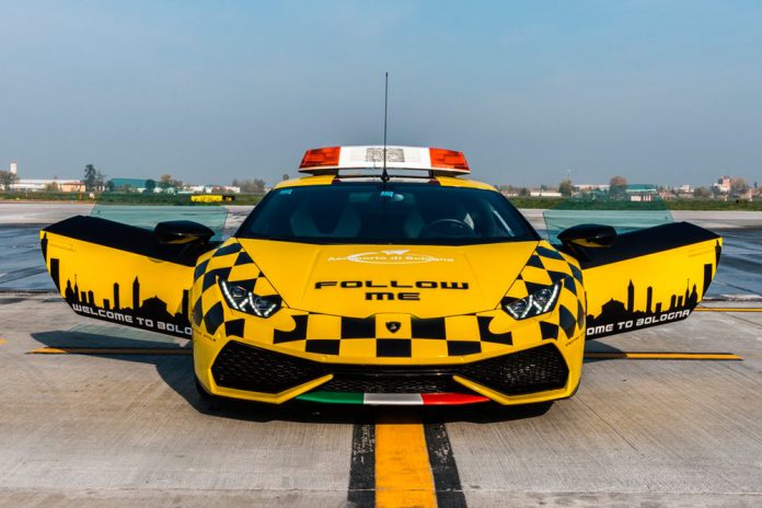 lamborghini-huracan-follow-me-aeropuerto-bolonia