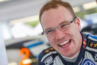 Jari-Matti Latvala ficha por Toyota GAZOO Racing WRC Jari-Matti Latvala, nuevo piloto del Toyota Gazoo Racing