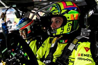 Valentino Rossi ficha por Mercedes para la temporada 2017 de F1