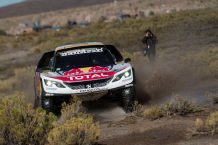 Dakar 2017: Peterhansel choca contra el motorista Simon Marcic peterhansel-accidente