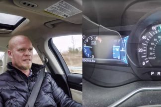 Vídeo: esto es lo que ocurre si metes la marcha atrás en movimiento