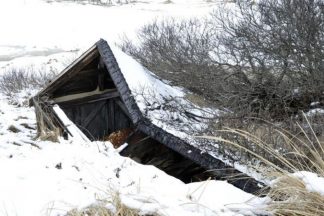 Encuentran un Jeep Wagoneer que lleva 40 años enterrado en un garaje Jeep Wagoneer enterrado garaje