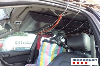 Pillado con siete pasajeros, varias bicis y una tele de 50” en el techo