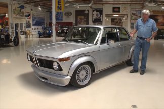 Vídeo: Jay Leno prueba un BMW 2002 con motor de M30 E30