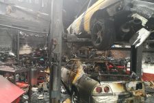 arde-taller-deportivos-japoneses-interior