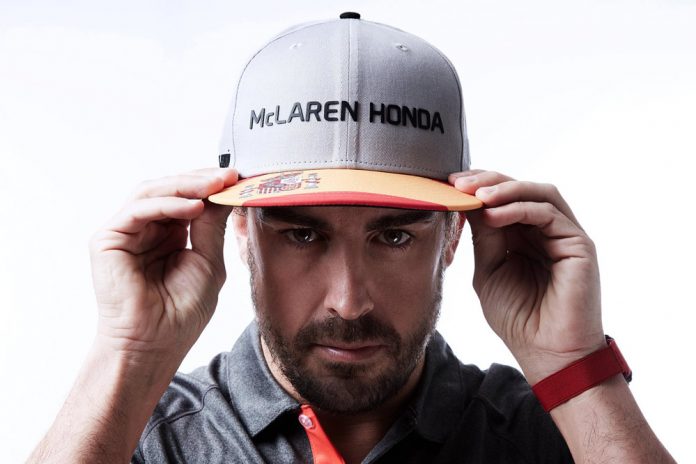Fernando Alonso gorra España