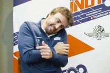 Vídeo: Fernando Alonso parte nueces con el cuello fernando-alonso-parte-nueces-cuello