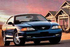 schwarzenegger-rambo-bruce-jenner-ford-mustang