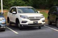 danados-30-coches-robo-llantas-concesionario-honda