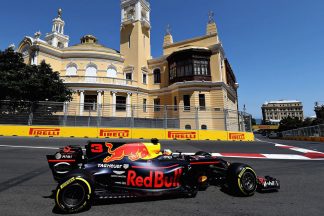 GP Azerbaiyán 2017: Ricciardo gana y Alonso puntúa en una accidentada carrera final-gp-azerbaiyan-2017-ricciardo