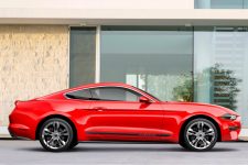 Ford Mustang 2018 Pony Package lateral