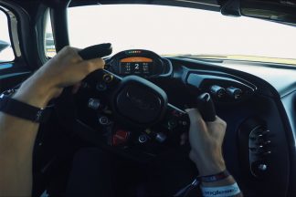 Sube a bordo del brutal Aston Martin Vulcan de 820 CV