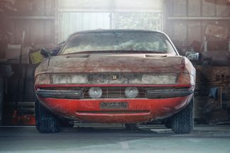 A subasta un Ferrari 365 GTB/4 Daytona único olvidado durante décadas