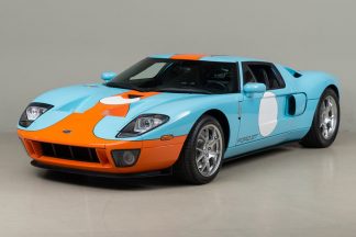 Venden un Ford GT Heritage Edition de 2006 con menos de 300 km