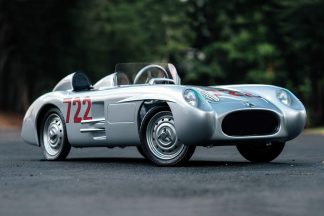 A subasta estas espectaculares réplicas de coches para niños Mercedes-Benz 300 SLR replica