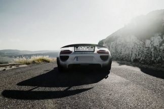 Vídeo: diecinueve Porsche 918 Spyder cruzan los Alpes en cinco días