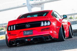 El Ford Mustang se somete al tratamiento de Liberty Walk