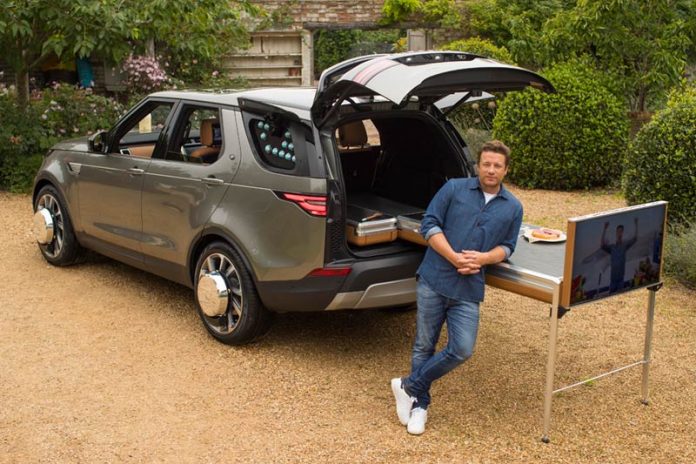 El chef Jamie Oliver crea un Land Rover Discovery con cocina El chef Jamie Oliver crea un Land Rover Discovery con cocina