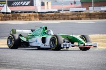 Nuevo tiempo récord en el Circuito del Jarama: Klaas Zwart para el crono en 1’16”994 Jaguar R5 de Fórmula 1 de 2004 exMark Webber de Klaas Zwart consigue el nuevo tiempo récord del Circuito del Jarama