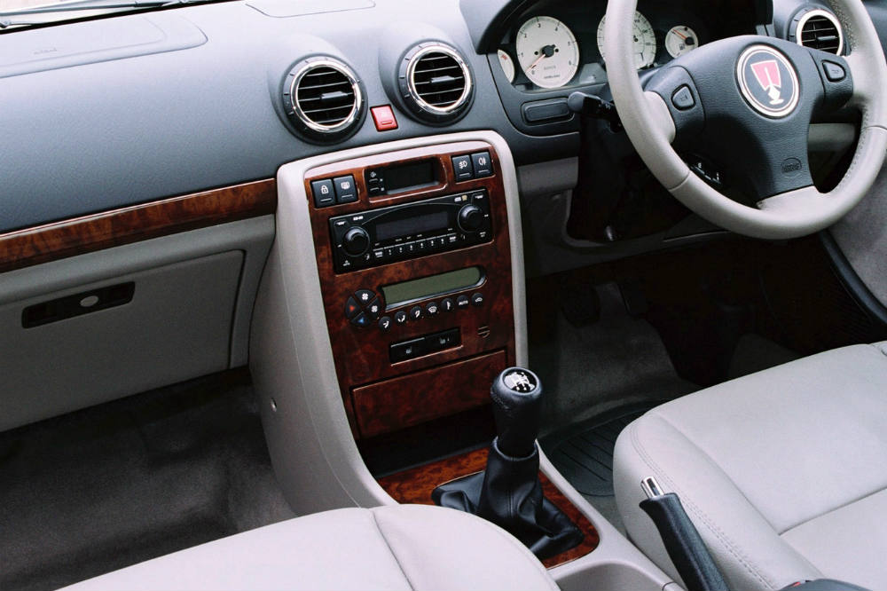 Diferentes coches mismas piezas Rover 45