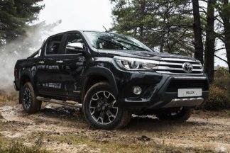 Toyota Hilux ‘Invincible 50 Chrome Edition’, por otras cinco décadas de éxitos