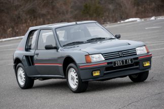 A subasta este Peugeot 205 Turbo 16 de 1984 Peugeot 205 Turbo 16 1984